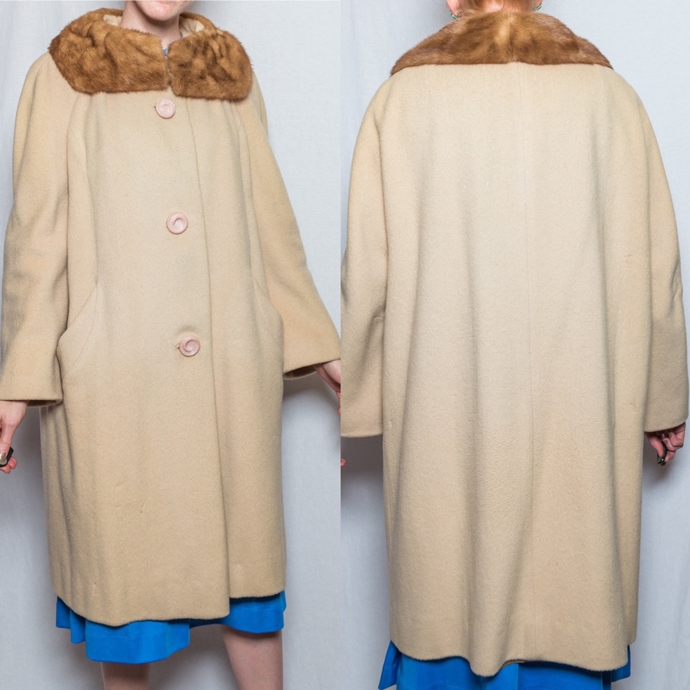 Vintage 1960s Wool Coat with Fur Collar. Union Made. Large Unique Buttons.